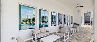 Two-story, Dog-friendly Townhouse With a Lanai, Private Pool, & Washer/dryer