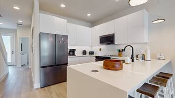House, Multiple Beds, Pool Access, Garden View (Serenity Stay) | Private kitchen