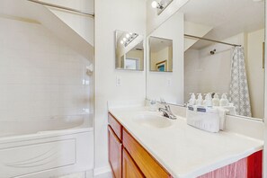 House, Multiple Beds, Kitchen, Pool View (Sunset Shores at Venetian Bay) | Bathroom | Towels - Spacious Townhouse With Resort Style Amenities, Waterview and Fitness Center (Kissimmee)