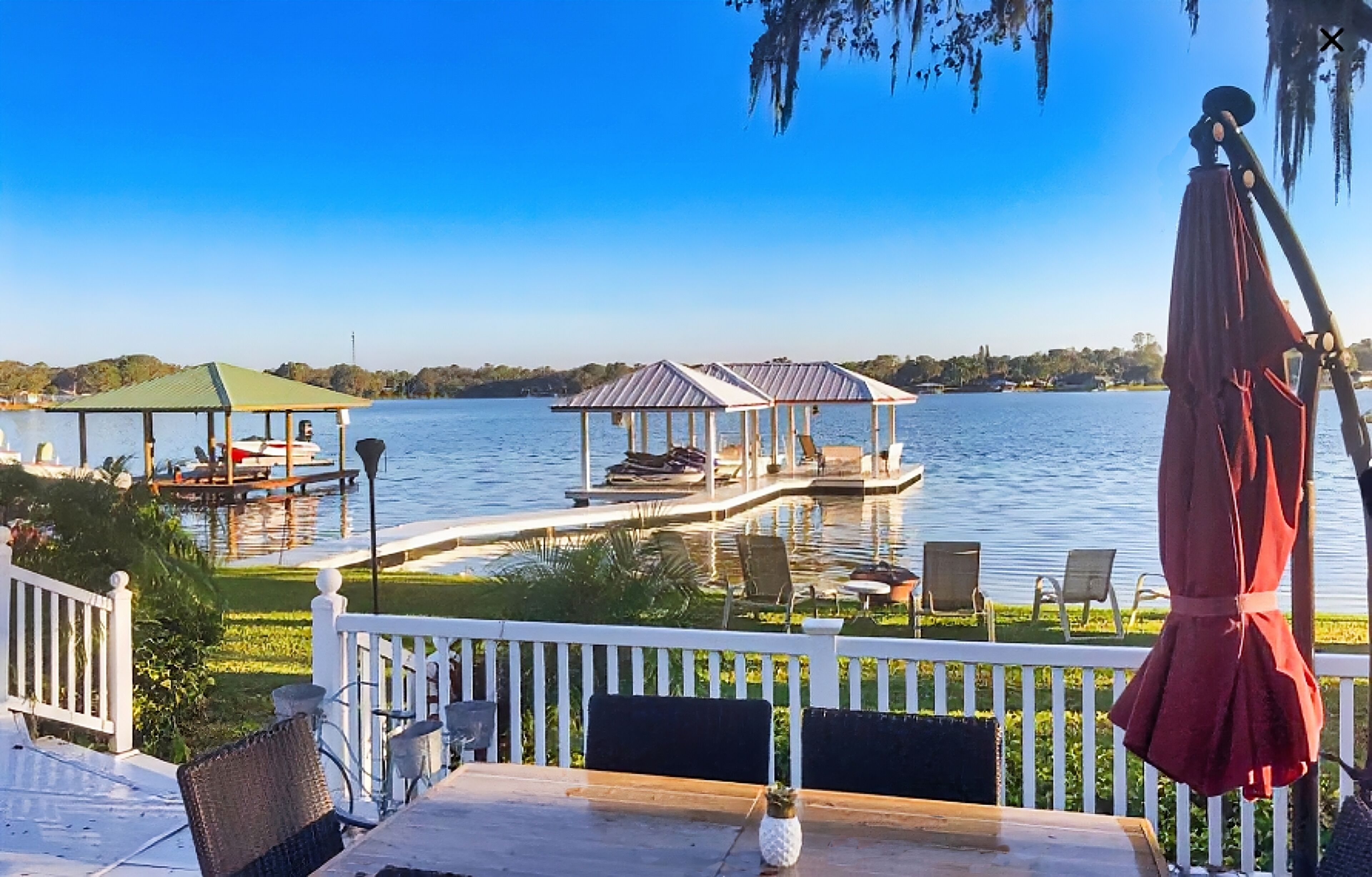 Rumah, Beberapa Tempat Tidur, Hewan Peliharaan Dilarang (Paradise on Lake Henry) | Tempat makan outdoor