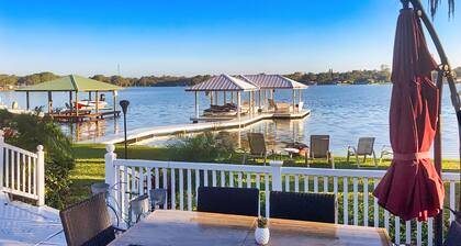 Spacious Lakefront House With Private Dock , gas Grill, Deck and Patio