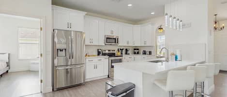 Hus, flere senger, adgang til basseng (Touch of Luxury) | Eget kjøkken