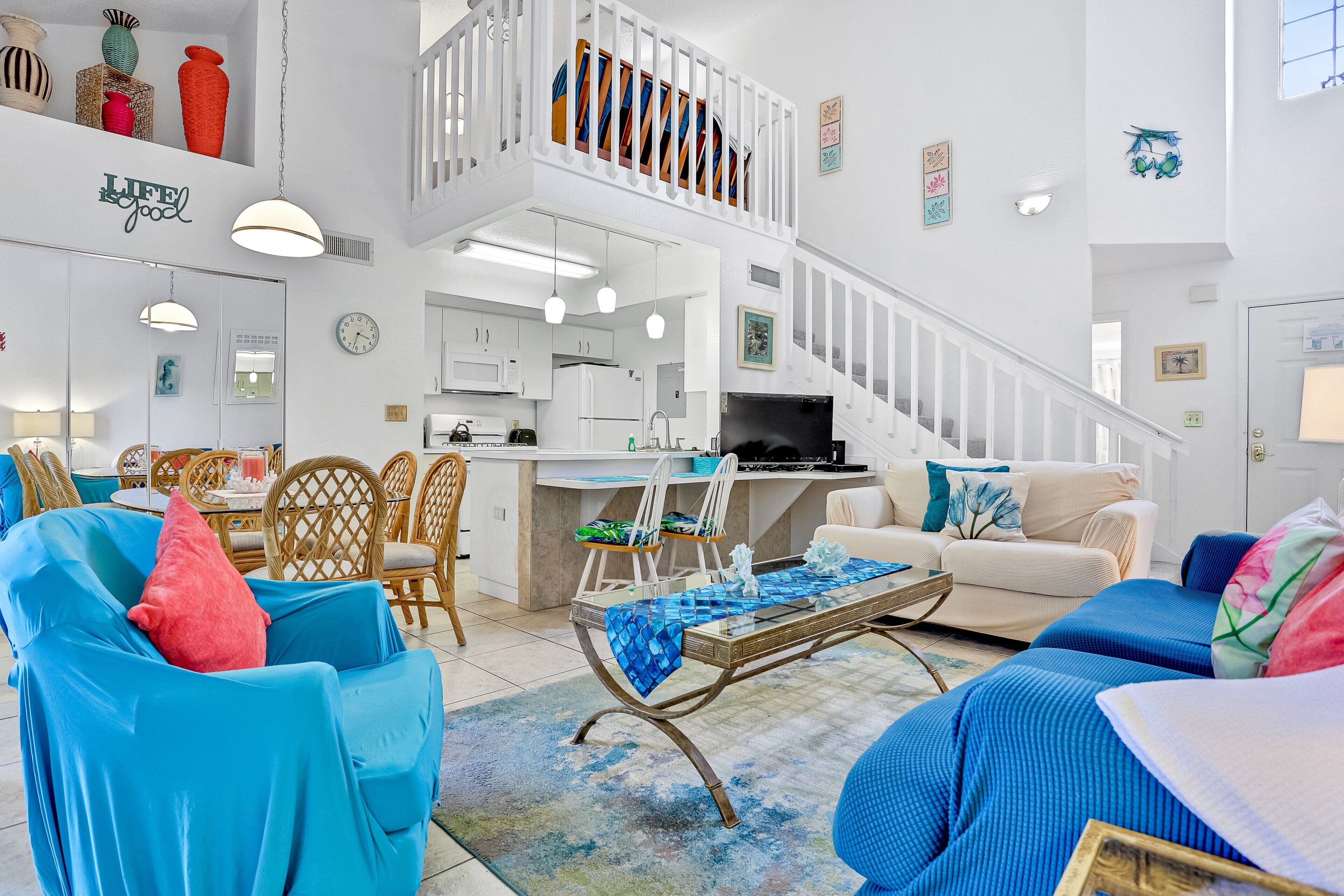 House, Multiple Beds, Hot Tub, Pool View (Tranquility) | Living area