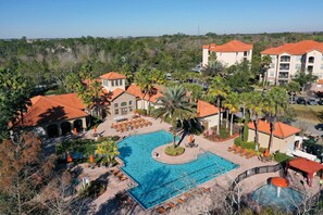 Exterior - Calm Condo With Pool, hot Tub, Balcony, Cabana, & Kitchen - Snowbird-friendly (Davenport)