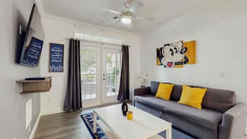 Condo, Multiple Beds, Pool Access, Pool View (Tuscan Dreams-Tuscana Resort-NoPets) | Living area