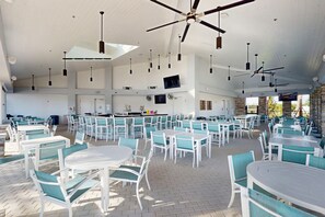 Banquet hall - Luxury Home With Themed Bedrooms,arcade Games and Private Pool (Clermont)