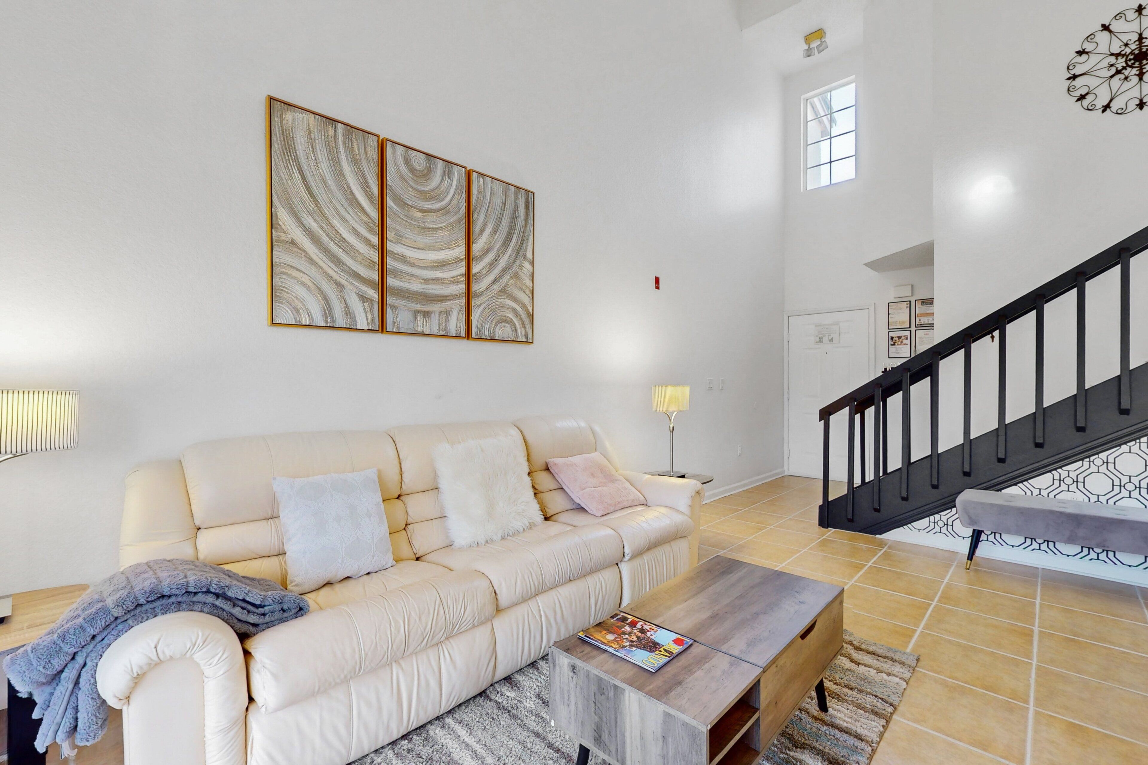 House, Multiple Beds, Kitchen, Pool View (Budding Blooms Retreat) | Living area