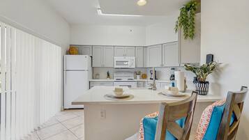 Condo, Multiple Beds, Balcony (A Worldquest Wonderland) | Private kitchen