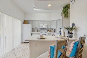 Condo, Multiple Beds, Balcony (A Worldquest Wonderland) | Private kitchen - Dog-friendly Condo With Gym, Wifi, Balcony - Close to Theme Parks (Orlando)
