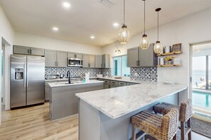 Rumah, Beberapa Tempat Tidur, akses ke kolam renang (June-in-Winter Jubilee) | Dapur pribadi