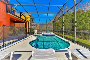 Pool - Colorful Home With Pool, Patio, Kitchen, Washer/dryer, & Game Room (Kissimmee)