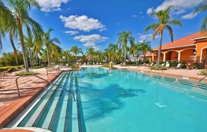 Outdoor pool - Bellavida Resort Townhome - Private Plunge Pool, Minutes to Disney, Dog-friendly (Kissimmee)