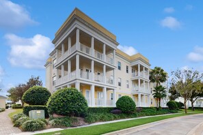 Exterior - Top-floor 2BR Condo With Golf Course Views, Garage & Reunion Resort Amenities (Kissimmee)
