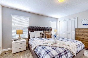 4 habitaciones, decoración personalizada y muebles diferentes 