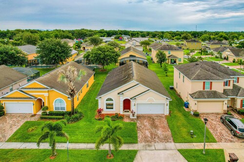 Home in Gated Community W/private Heated Pool, air Hockey, Tennis, Clubhouse