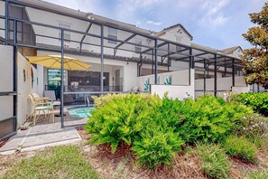 Outdoor dining - Captiva Coastal Retreat Townhouse in Davenport With Private Pool, Grill, Lanai (Davenport)