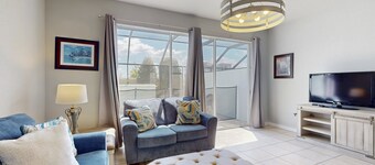 Beautiful Home With Private Pool and Space for the Whole Family