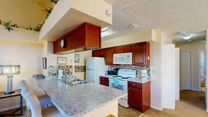 コンドミニアム ベッド (複数台) スパ浴槽 プールビュー (Laguna Bay's Dream Condo) | 専用キッチン