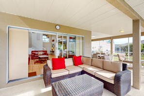 Interior - Spacious Home in a Great Neighborhood With Enclosed Pool & AC - Dog-friendly (Davenport)