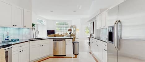 Maison, plusieurs lits, accÚs piscine (Family Haven) | Cuisine privée