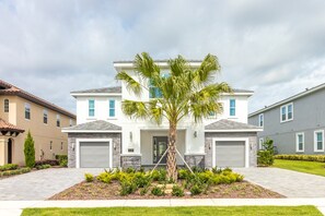 Exterior - Luxurious Home Private Pool + Spa (Kissimmee)