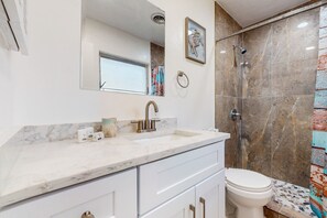 House, Multiple Beds, Hot Tub (Red Beach Lake Escape) | Bathroom | Towels - Lakefront Home With Private Hot Tub, Central AC & Beach Access (Sebring)