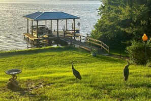 独立别墅, 多张床, 热水浴缸 (Red Beach Lake Escape) | 水景