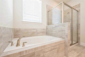 Bathroom - Stunning Home With Private Pool/pool Spa, Golf Course View, & Home Theater (Kissimmee)