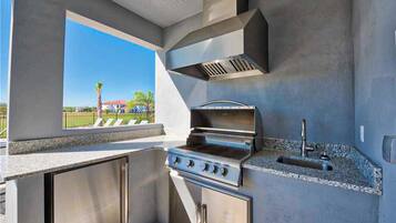 House, Multiple Beds, Pool Access, Pool View (Luxury Hideaway - Fairway Ridge) | Terrace/patio