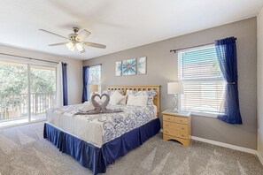 House, Multiple Beds, Pool Access, Garden View (The Orange Oasis) - Spacious Townhouse With Themed Rooms and Resort Amenites (Davenport)