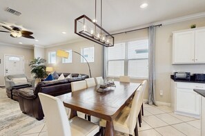Maison, plusieurs lits, accès piscine, vue piscine (Paradise Dream - Windsor at Westside) | Intérieur