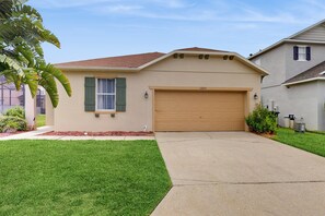 Exterior - Private Pool, Great for Kids, 12 Miles to Disney Dogs OK, Snowbirds Welcome (Davenport)