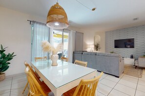Casa, letti multipli, accesso alla piscina, vista piscina (Solterra) | 4 camere, con stile personalizzato, con arredamento individuale