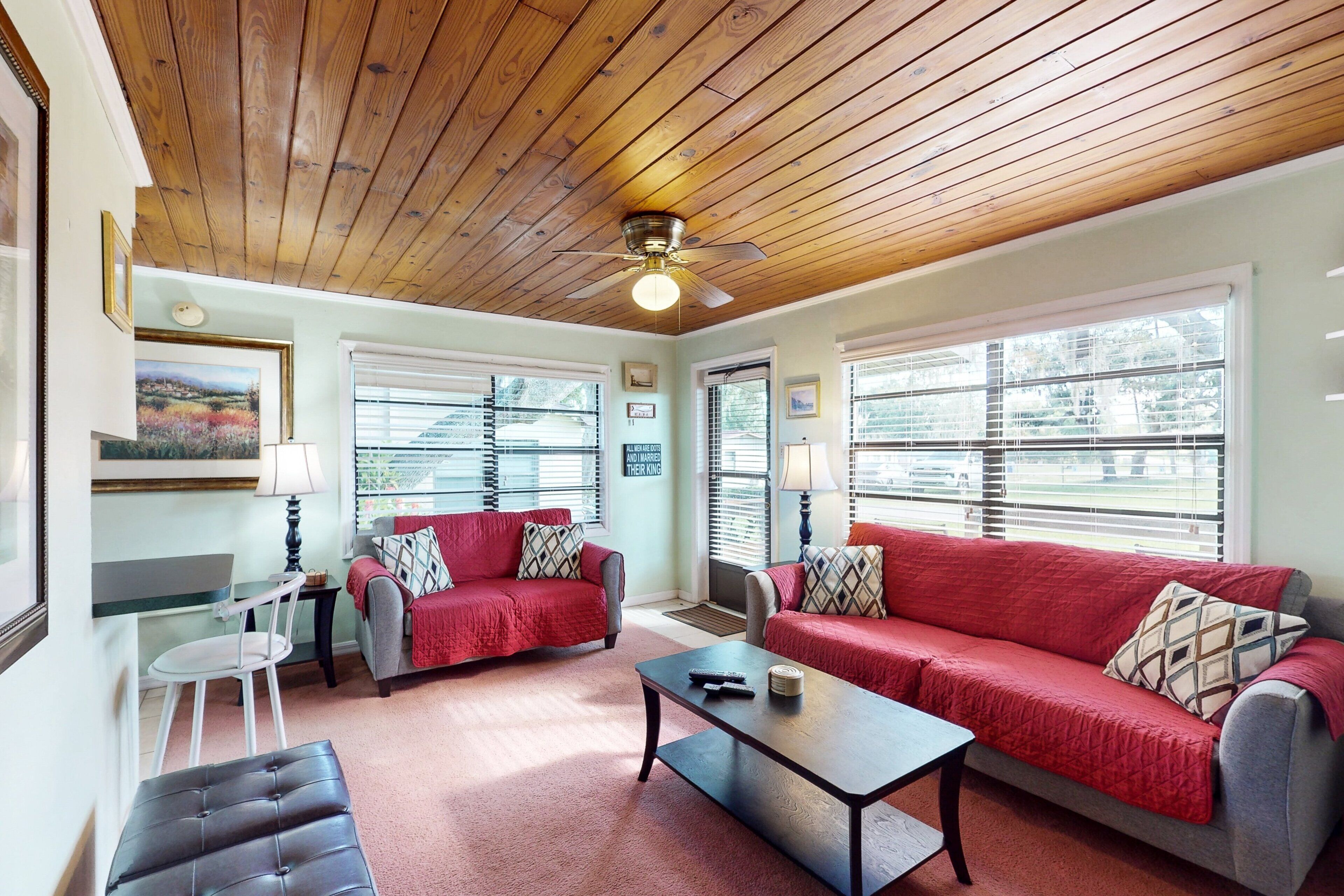 Apartamento, 1 cama de matrimonio, cocina, vistas al jardín (Lake June Resort #10) | Zona de estar