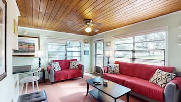 Apartamento, 1 cama de matrimonio, cocina, vistas al jardín (Lake June Resort #10) | Zona de estar