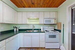 Condo, 1 Queen Bed, Kitchen, Garden View (Lake June Resort #10) | Private kitchen - Lake June (Lake Placid)