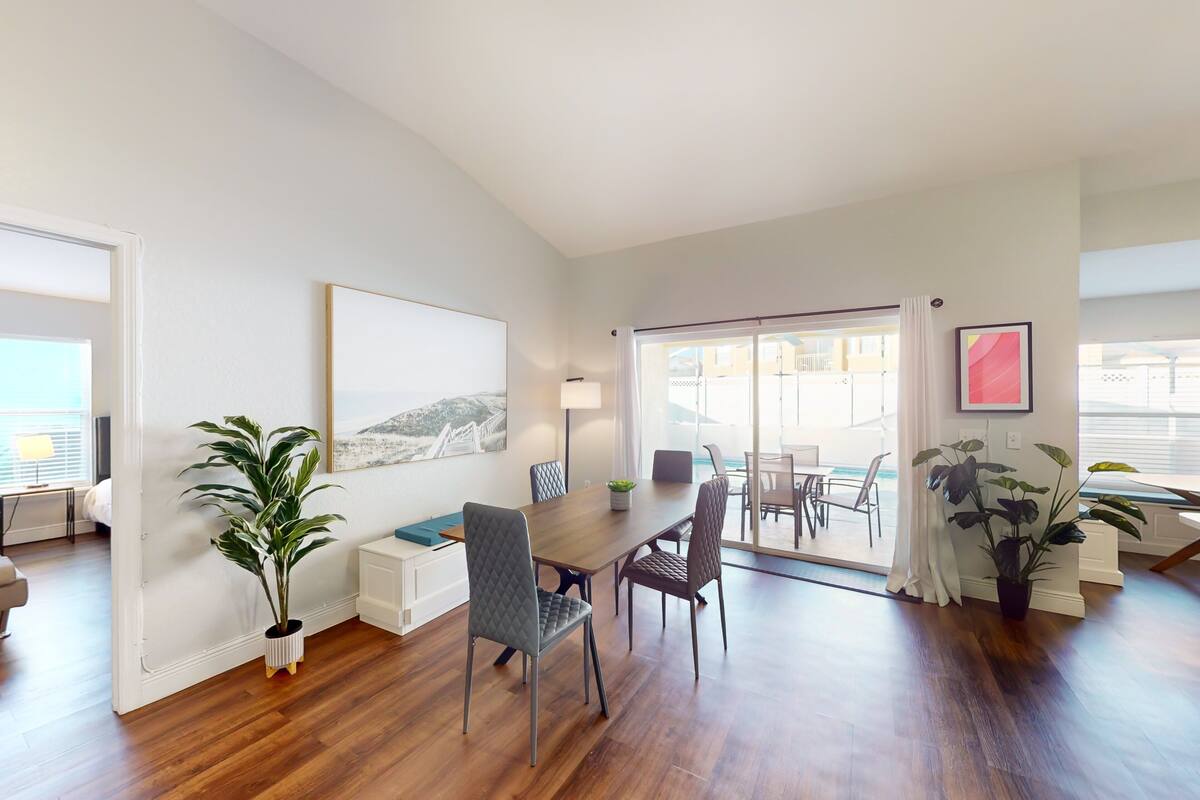 House, Multiple Beds, Pool Access, Pool View (Gathering Under the Palms)