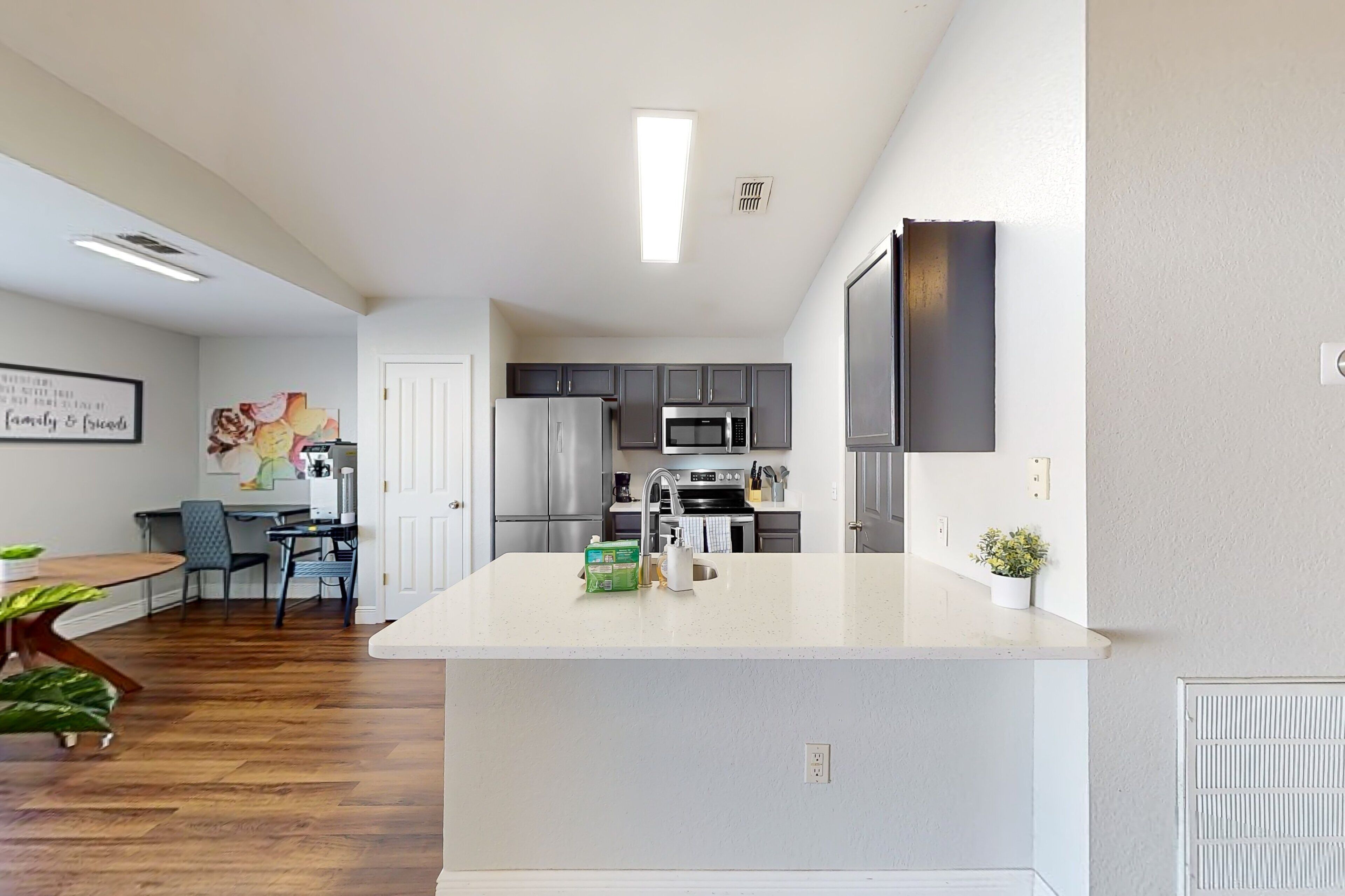 House, Multiple Beds, Pool Access, Pool View (Gathering Under the Palms) | Private kitchen