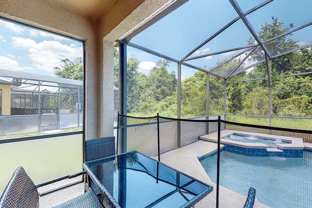 Dog-friendly Home in a Quiet Area Near Disney With Private Heated Pool, Pool spa - Loughman, FL