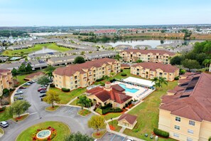Exterior - Snowbird-friendly Condo Near Walt Disney World Resort W/pool, Wifi, AC, and W/D (Davenport)