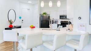 Condo, nhiều giường, có thể sử dụng hồ bơi, quang cảnh hồ bơi (Pink Apple) | Bếp riêng