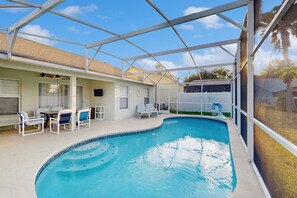 Outdoor pool - Spacious Retreat With Private Pool, Enclosed Yard, Wifi & Game Room (Clermont)