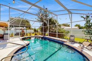 Outdoor pool - Spacious Home W/private Pool, Hot Tub & Game Room Near Disney (Kissimmee)