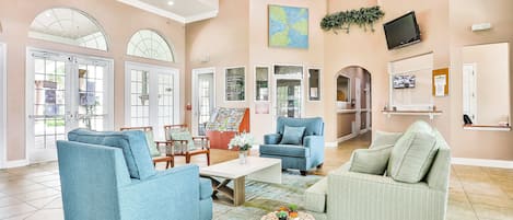 ハウス ベッド (複数台) プールアクセス プールビュー (Davenport Spacious Family Retreat) | ロビー
