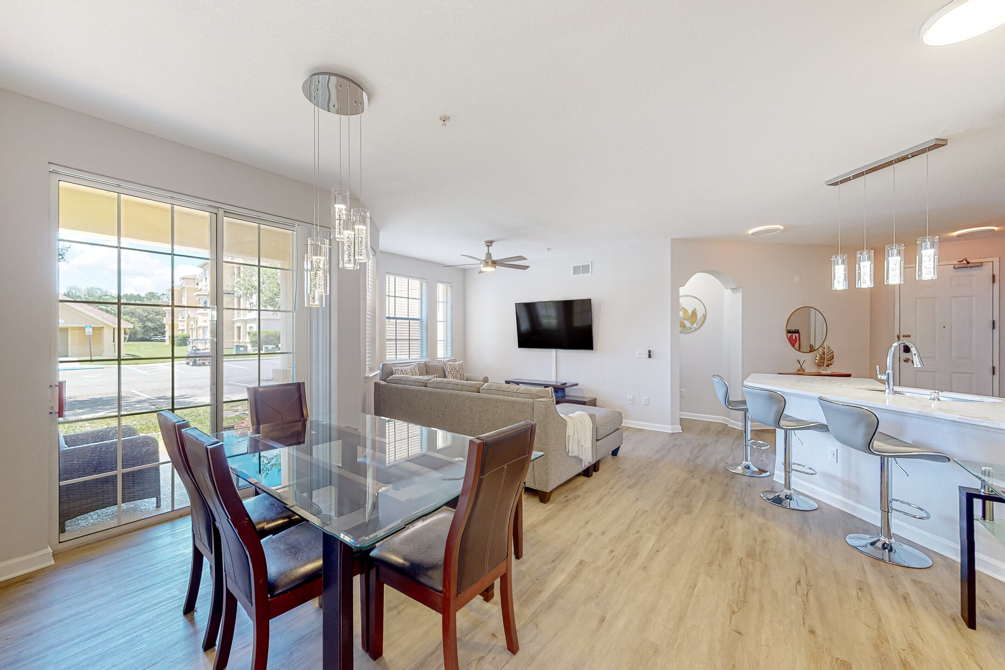 House, Multiple Beds, Hot Tub, Pool View (Terrace Ridge Circle Delight) | 3 bedrooms, individually decorated, individually furnished, bed sheets