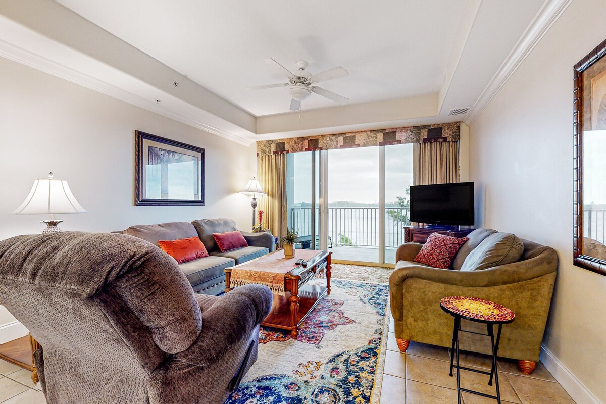 Condo, Multiple Beds, Pool Access, Pool View (Lake Bryan Sunrise-NoPets) | Living area