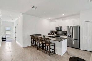 Private kitchen - Updated Townhome With an Enclosed Pool, Five Bedrooms, W/D - Close to Everything (Kissimmee)