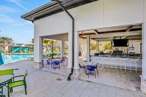 Bar (on property) - Updated Townhome With an Enclosed Pool, Five Bedrooms, W/D - Close to Everything (Kissimmee)