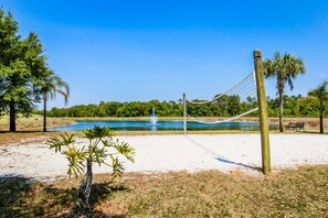 Sports court - Family & Kid-friendly Condo w/ Shared Pool and hot tub - Close to Theme Parks (Kissimmee)