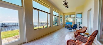 Lakefront Home With Private Dock, Garage Parking, Sunroom,w/d & Wifi